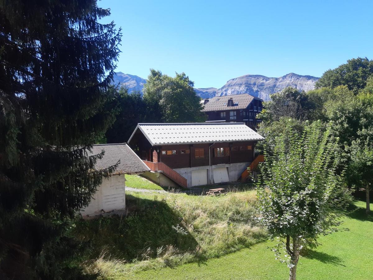 Appartement En Station De Ski A 700 M Des Telecabines Et 100 M Du Centre-Village Les Carroz d'Araches Exterior photo